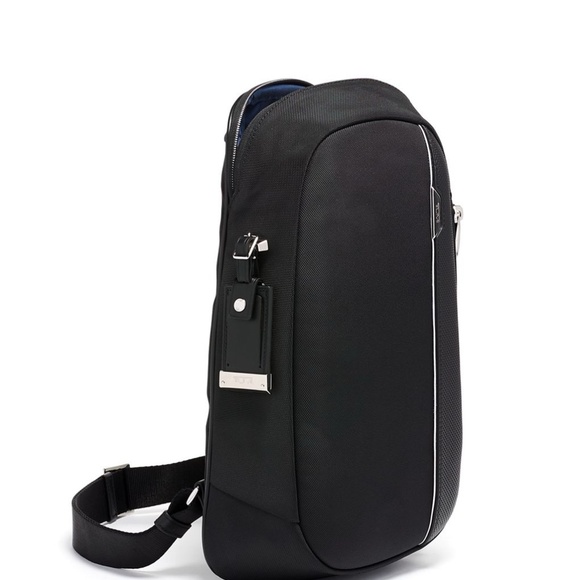 TUMI ARRIVÉ MARTIN SLING - Picture 9 of 9